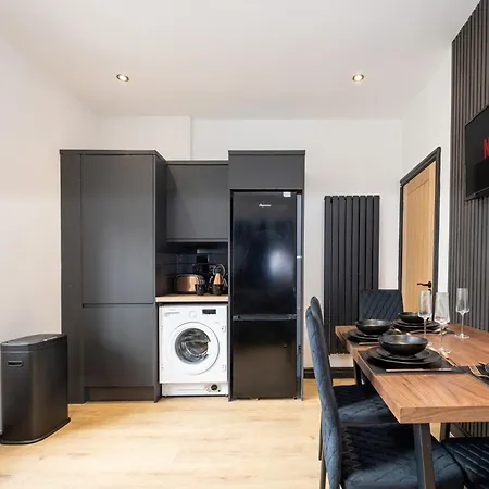 Midnight Manor-High Speed Wi-Fi-Cinema Room-Sleeps6 Leigh  Exterior foto