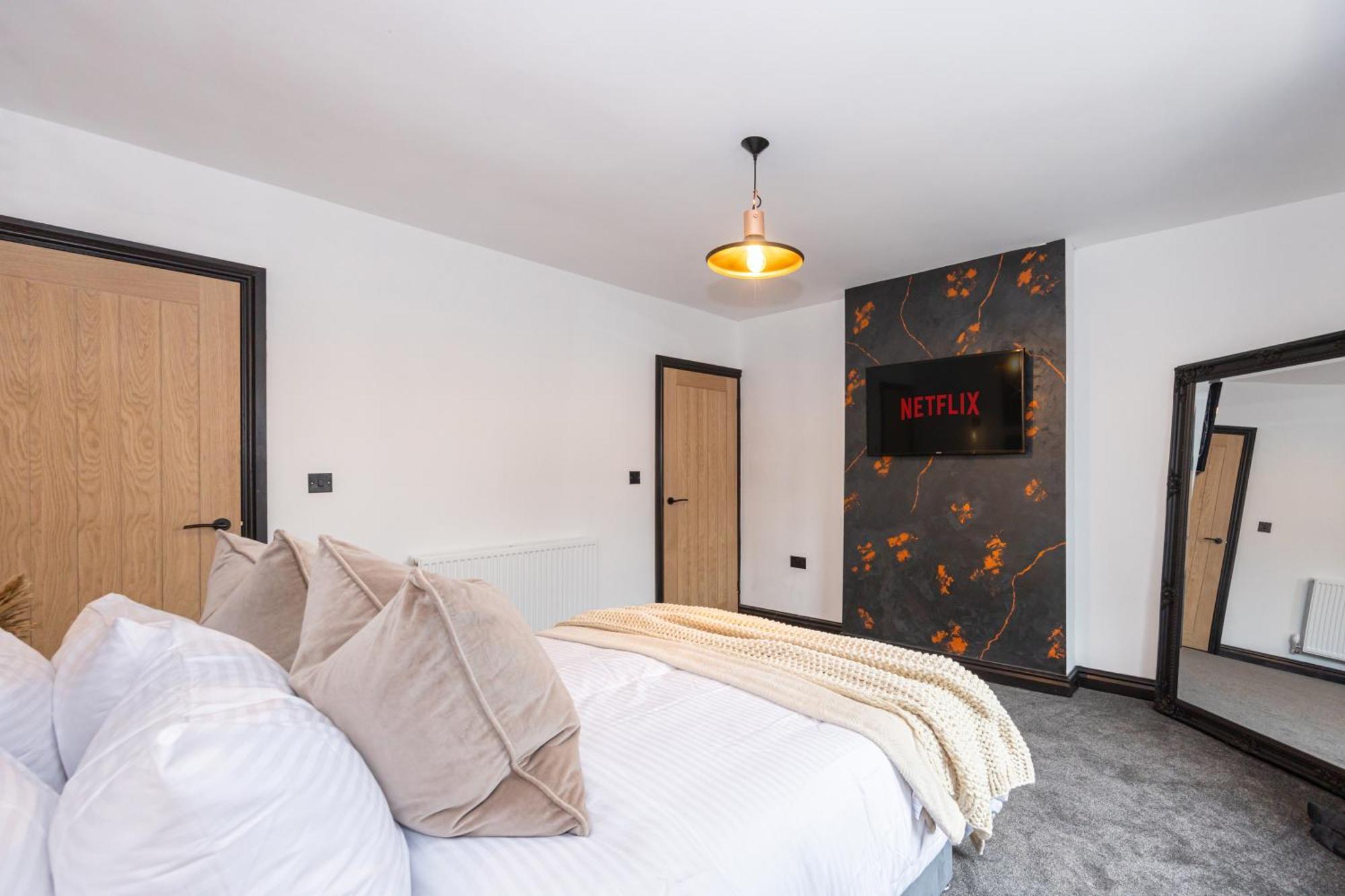 Midnight Manor-high Speed Wi-fi-cinema Room-sleeps6 Leigh (Greater Manchester)