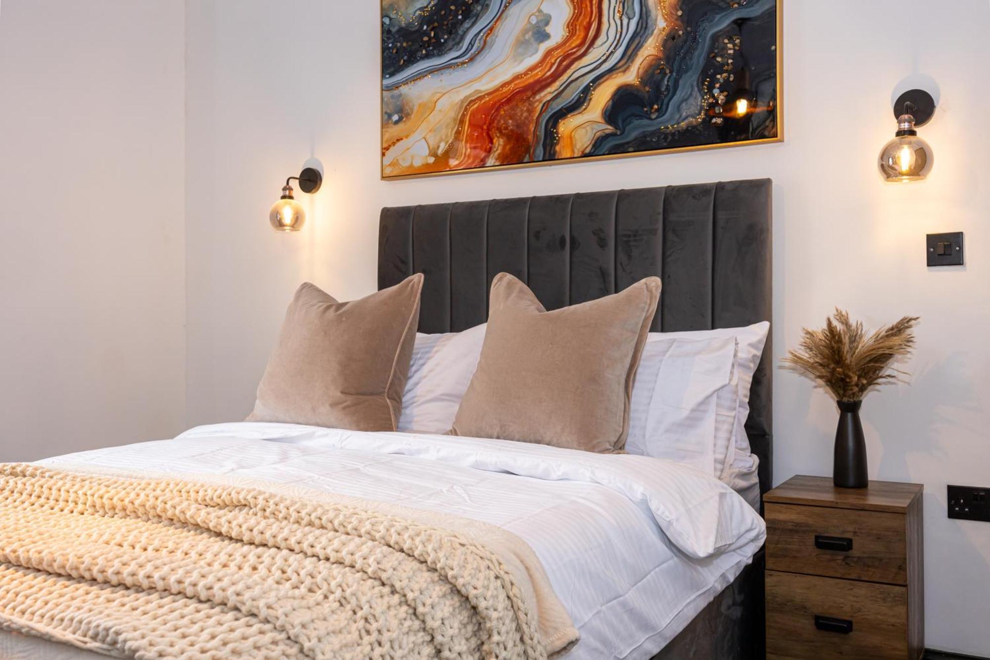 Holiday home Midnight Manor-high Speed Wi-fi-cinema Room-sleeps6